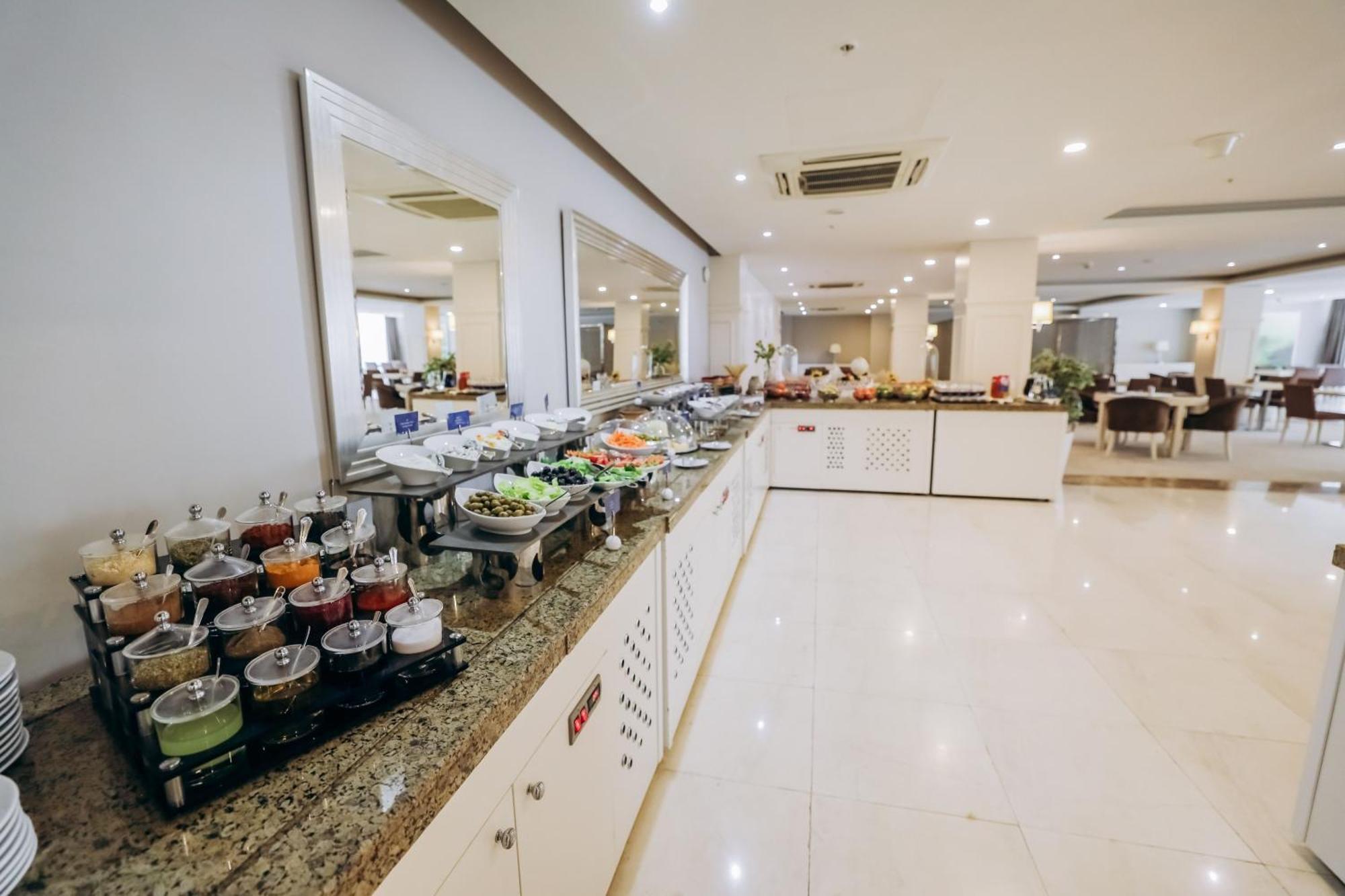 Qafqaz Sahil Hotel Баку Екстериор снимка