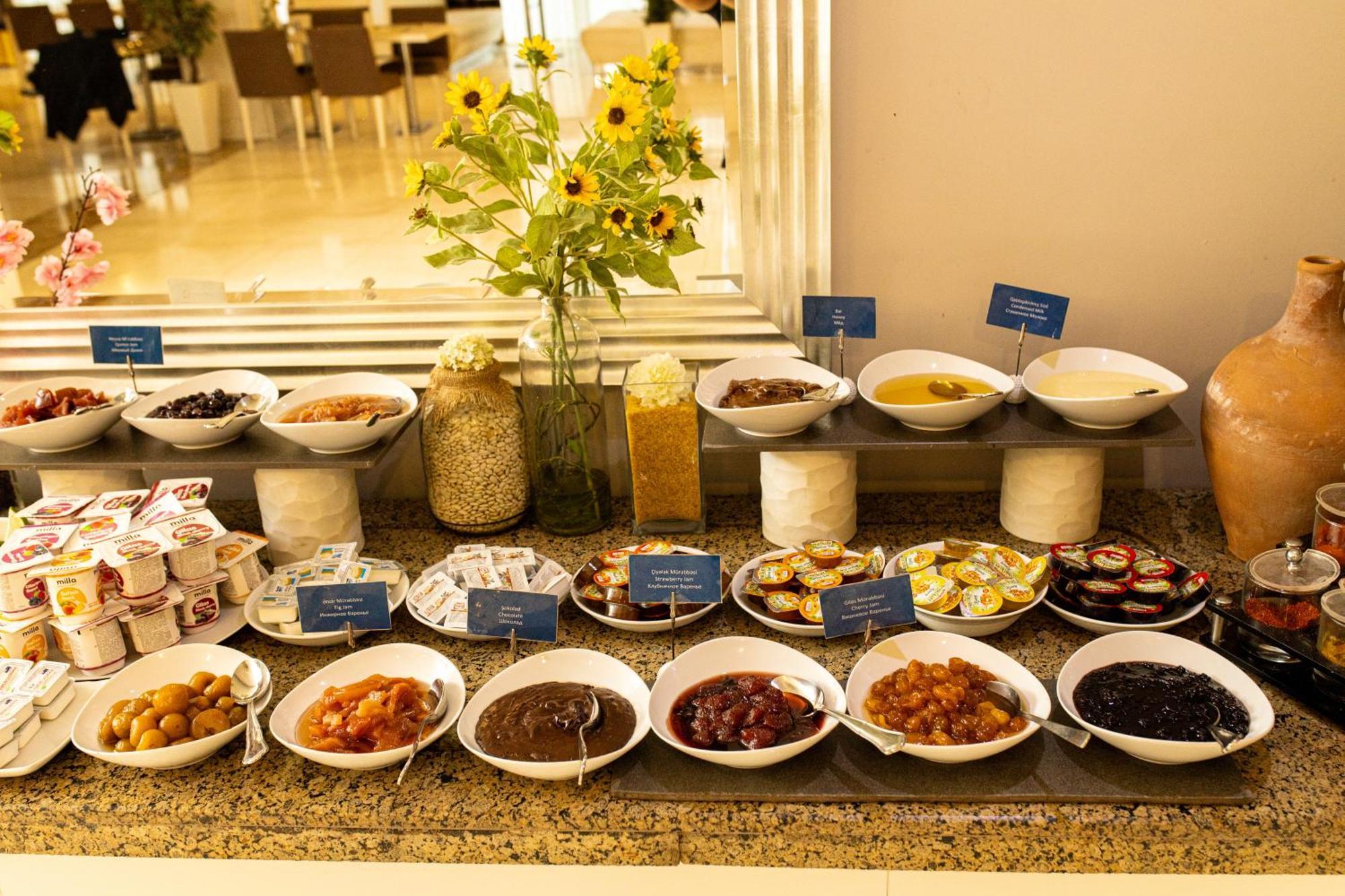 Qafqaz Sahil Hotel Баку Екстериор снимка